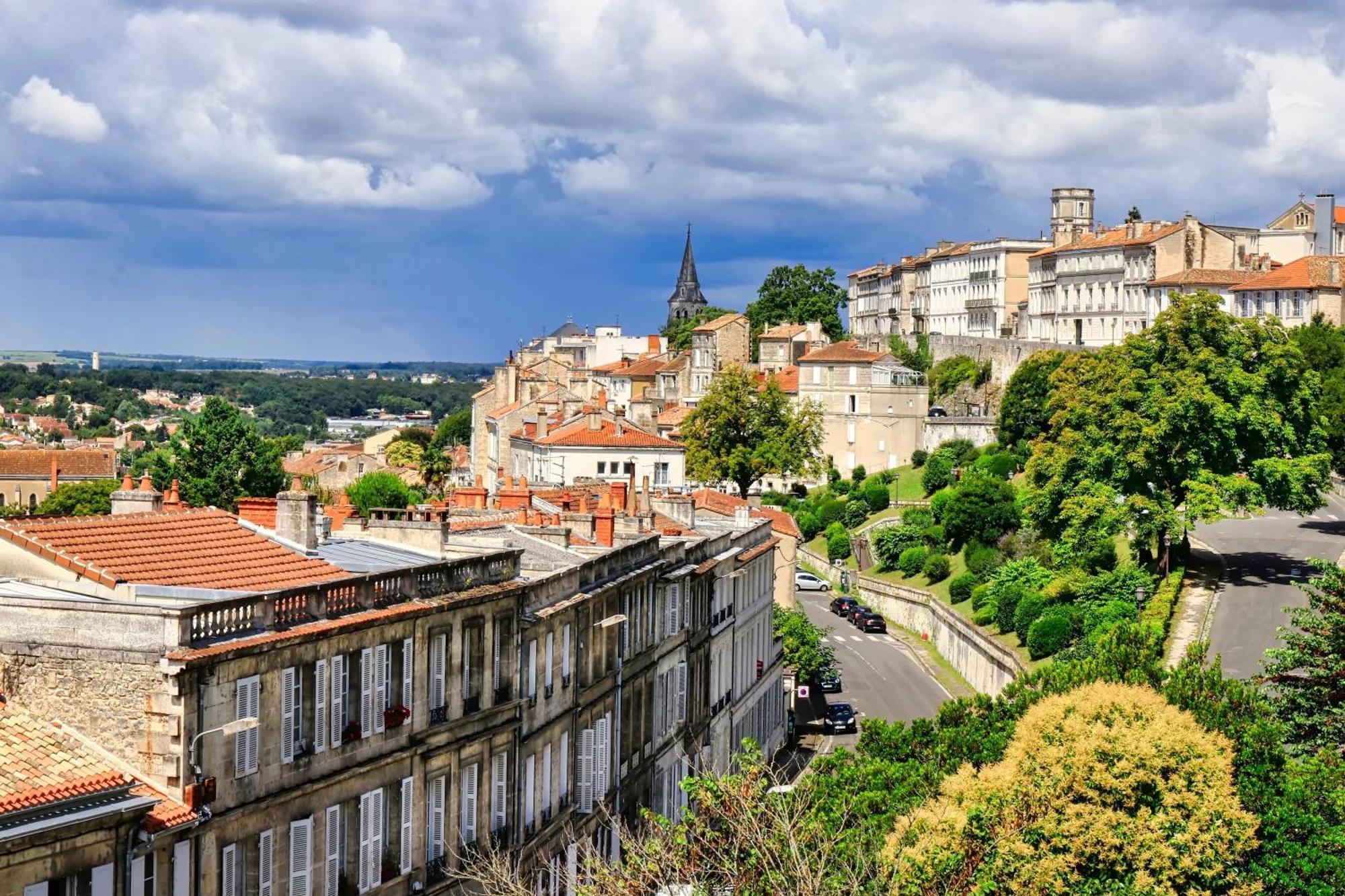 Le Bellevue - Spacieux Et Calme Ангулем Екстер'єр фото